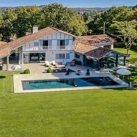 Villa Bailara- The Basque Elegance To Spend Dreamy Family Holidays ! * Ascain