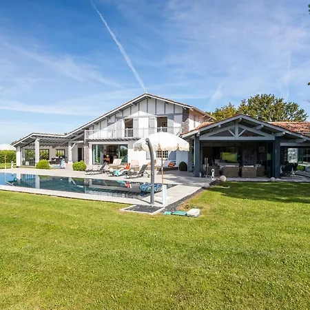 Villa Bailara- The Basque Elegance To Spend Dreamy Family Holidays !