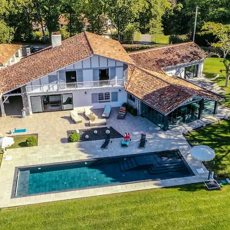 Villa Bailara- The Basque Elegance To Spend Dreamy Family Holidays ! Ascain