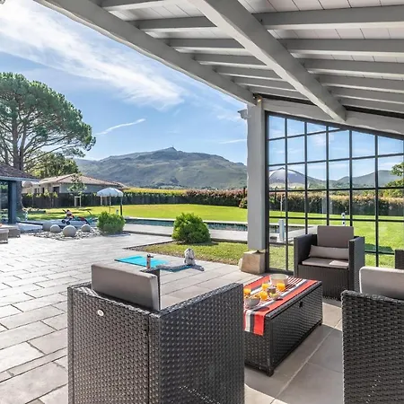 Villa Bailara- The Basque Elegance To Spend Dreamy Family Holidays ! Ascain