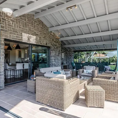 Villa Villa Bailara- The Basque Elegance To Spend Dreamy Family Holidays ! Ascain