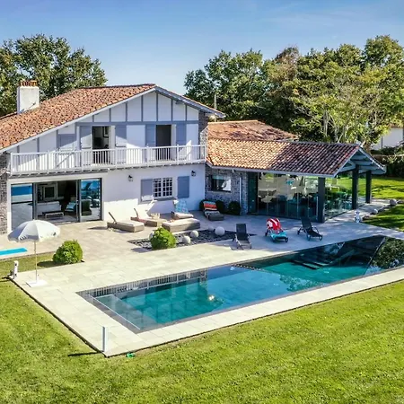 Villa Bailara- The Basque Elegance To Spend Dreamy Family Holidays ! Villa Ascain